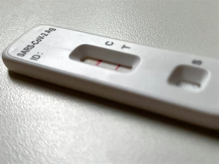 Covid-19: apesar de controlada, doença exige cuidados; DF teve 4 mortes registradas em 2025