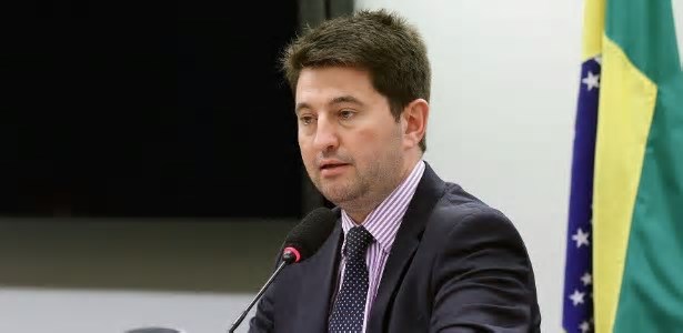 Por Jerônimo Goergen: O governo criou o problema que agora crítica