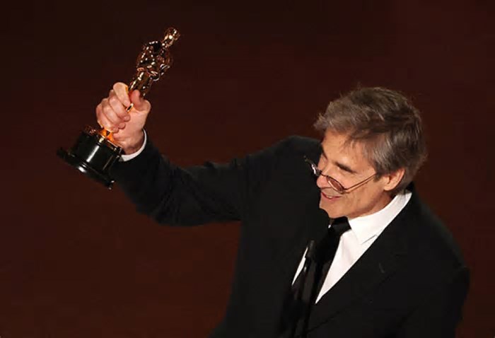 ‘Ainda Estou Aqui’ vence o Oscar de melhor filme internacional, o 1º do Brasil
