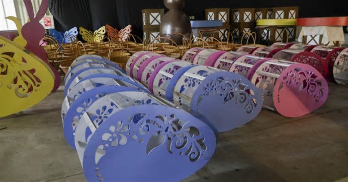 Gramado começa a receber a decoração do ChocoPáscoa