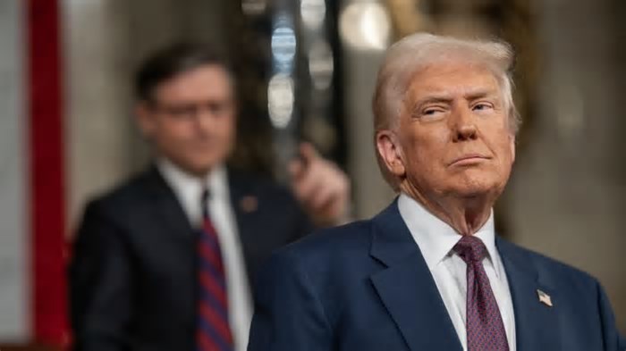Guerra na Ucrânia está “relativamente sob controle”, diz Trump