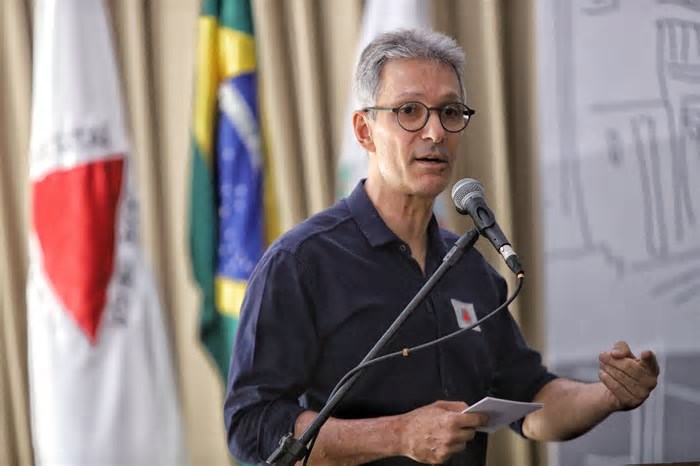 Zema não confirma presença em agenda com Lula em Betim nesta terça-feira