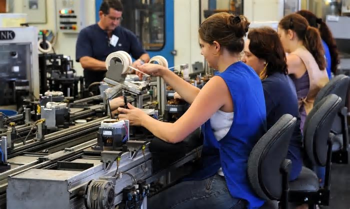 Pequenos negócios de Serviços, Indústria e Construção lideraram geração de empregos em janeiro