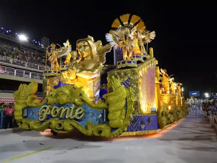 Carnaval 2025: Rio de Janeiro começa folia com desfile da Série Ouro e 22 blocos de rua