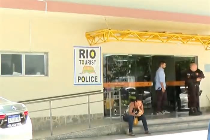 Ônibus com turistas é assaltado na avenida Brasil, no Rio