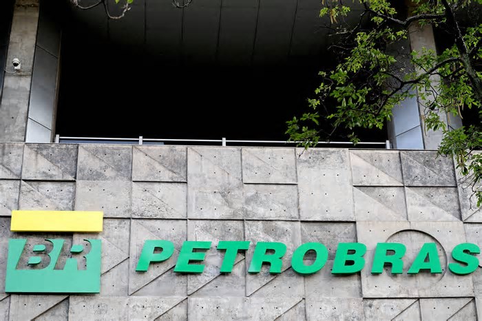 Petrobras reduz preço do querosene de avião em 5,9% a partir deste sábado (1º)