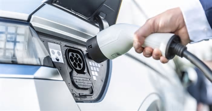 Vendas de carros: eletrificados avançam mais que modelos a combustão