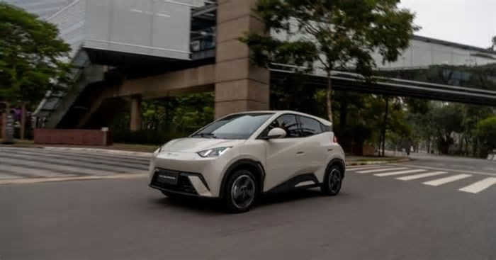 Carros eletrificados avançam em fevereiro e no ano no Brasil