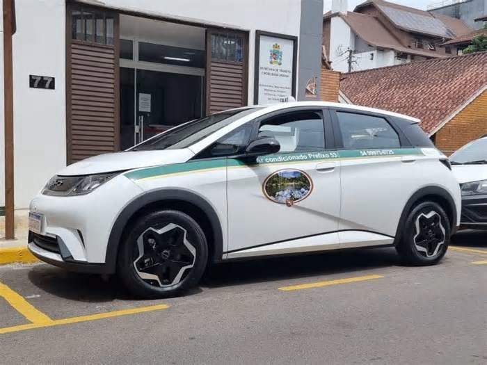 Gramado vai implantar carros elétricos e adaptados no serviço de táxi