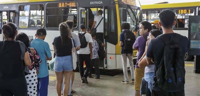 Ônibus e metrô gratuitos no DF somam 2,5 milhões de acessos durante o Carnaval