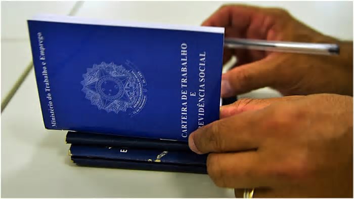 Prefeitura de BH realiza feirão de empregos com mais de 3 mil vagas em 25 empresas
