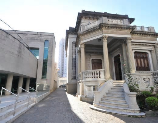 Vista aérea revela a grandiosidade de Salvador, em seus 476 anos