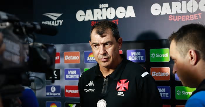 Fábio Carille explica escolha surpresa em vitória do Vasco na Copa do Brasil