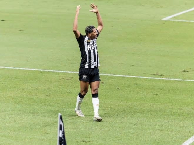 Galo comemora classificação na Copa do Brasil e contratação de atacante