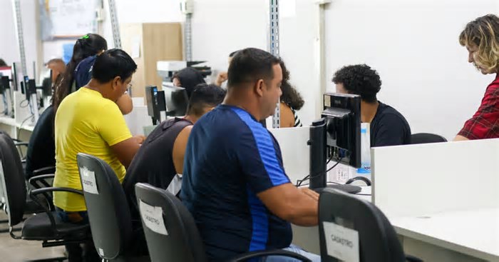 EMPREGO: Sines ofertam mais de 260 vagas nesta quinta-feira em Manaus