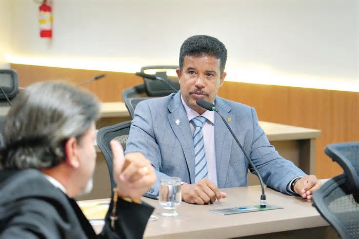 Deputados estaduais confirmam franquia de seguro na cota parlamentar