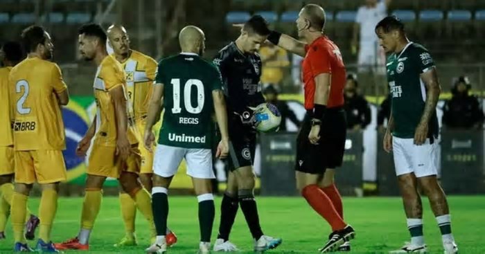 Goiás e Brasiliense duelam por uma vaga na final da Copa Verde