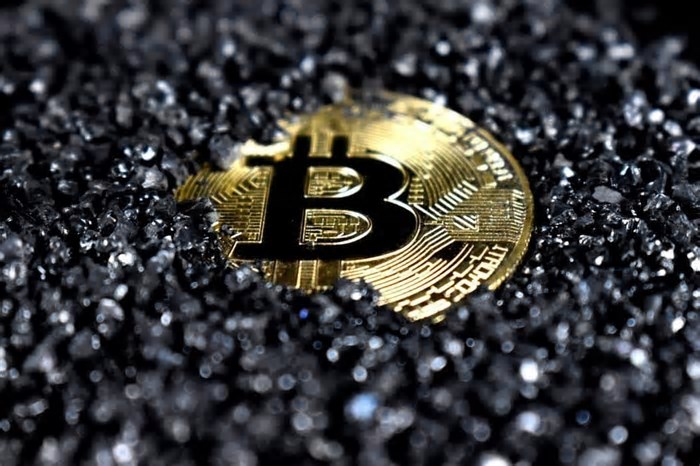 Expectativa virou decepção: Trump silencia e bitcoin afunda