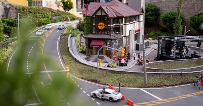Mini Mundo de Gramado ganha a miniatura do Hard Rock Cafe