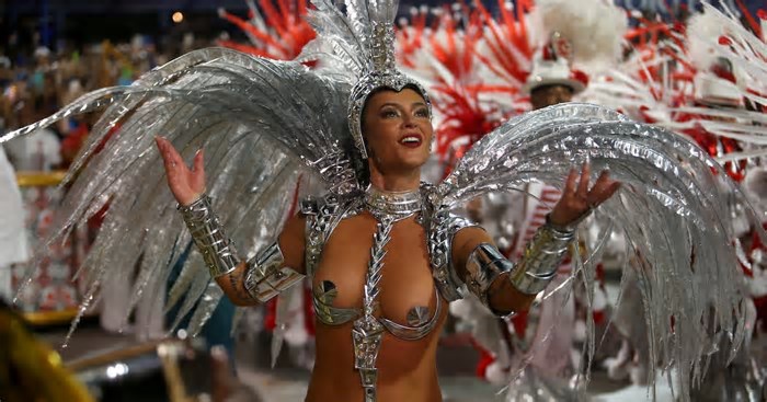 Novo formato, roda de samba na Apoteose, despedidas de intérprete e rainha: as novidades da Sapucaí