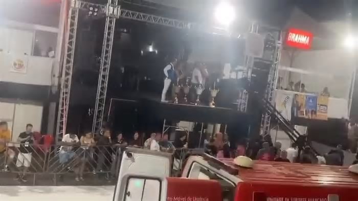 Trabalhadores ficam feridos durante desfile de escolas de samba no interior de SP