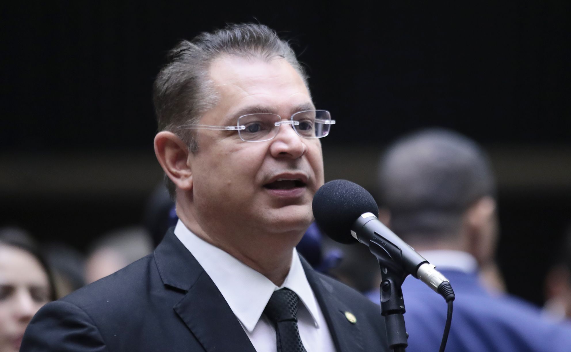 Deputado cita caso do batom no STF para pedir revisão de prisões do 8/1