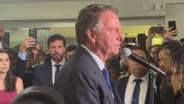 Bolsonaro agradece a Trump por 'abraçar' Eduardo nos Estados Unidos