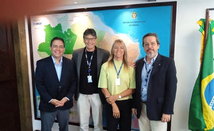 Pochmann recebe Felipe Santa Cruz, secretário de Governo da Prefeitura da cidade do Rio de Janeiro