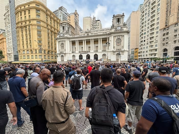 Audiência pública discute projeto da Força de Segurança Municipal do Rio; agentes protestam contra contratação de temporários