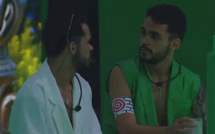 João Gabriel discute com João Pedro e chora: 'Não esperava isso de você'