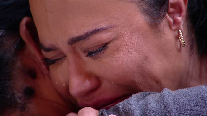 Gracyanne Barbosa pede desculpa aos brothers e chora ao contar história de vida: 'Vergonha de ter vivido isso'
