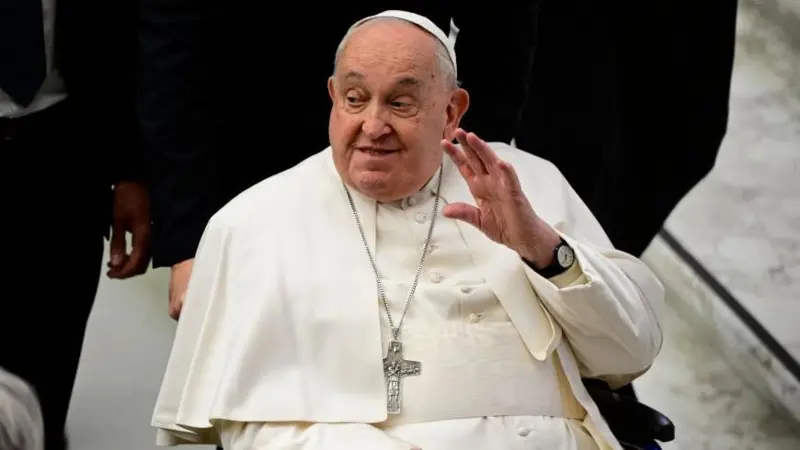 Papa Francisco responde bem ao tratamento, diz Vaticano