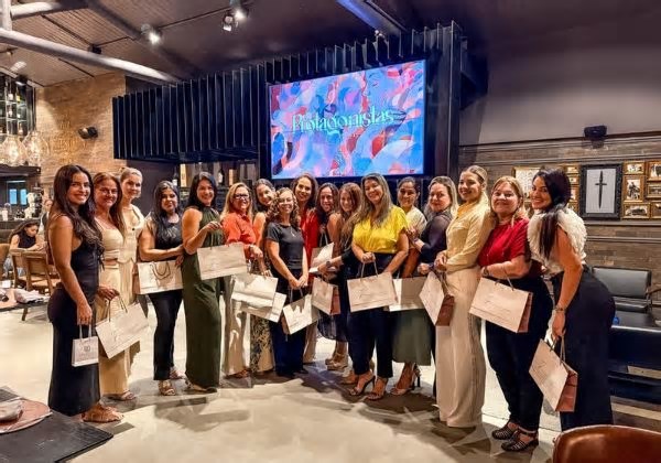 Protagonistas recebe bate-papo de Thais Fagundes no The Latvian
