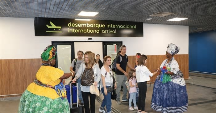 Bahia recebe mais de 50 mil turistas estrangeiros no início de 2025
