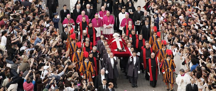 Como é o funeral de um Papa? Entenda o ritual