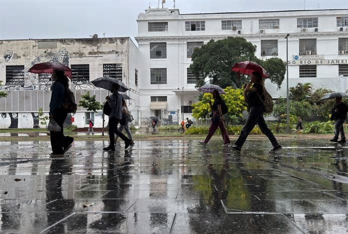 Chuva excepcional no Rio: previsão aponta que em três dias pode chover o acumulado para todo o mês de abril
