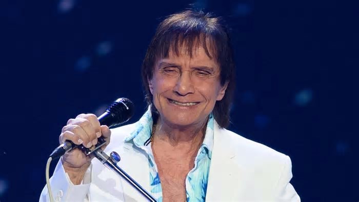 Roberto Carlos confirma show em Fortaleza com ingressos de R$ 245 a R$ 4,8 mil; veja detalhes