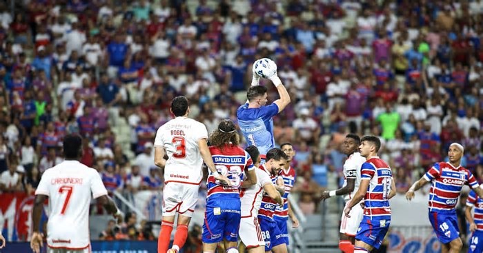 Em dia de festa no Ceará, Fortaleza e Inter não comemoram