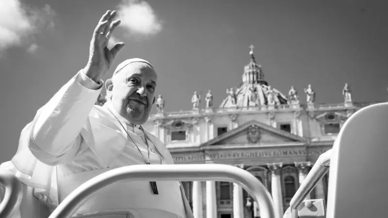 Como crítica ferrenha do papa Francisco aos poderosos impactou muito além de seus fiéis