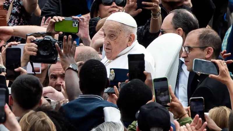 Como foi o último dia do papa Francisco: reunião com vice de Trump e aparição pública
