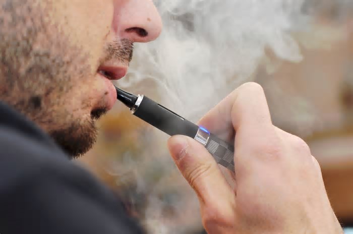 'Pulmão de pipoca': usuários de vape correm risco de doença irreversível, alertam especialistas