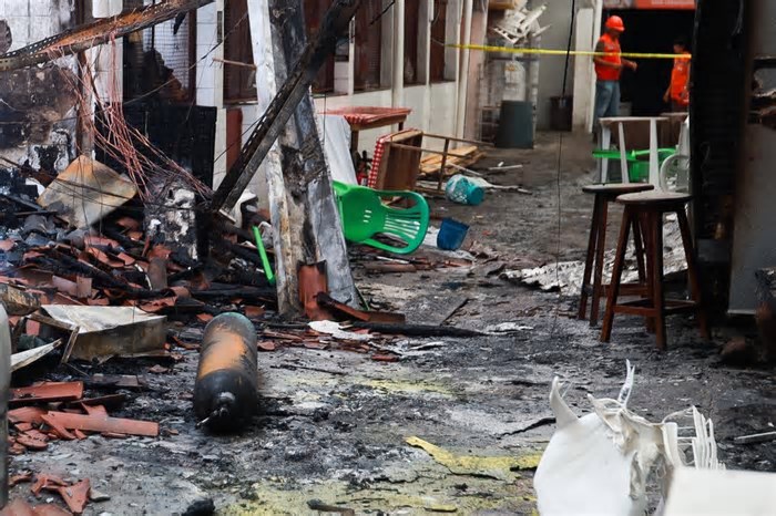 Restaurantes do Mercado da Madalena funcionam após incêndio em boxes