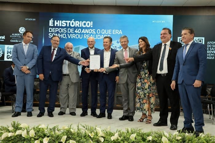 FEITO HISTÓRICO – Governo de MT assina contrato com Einstein para gestão do Hospital Central