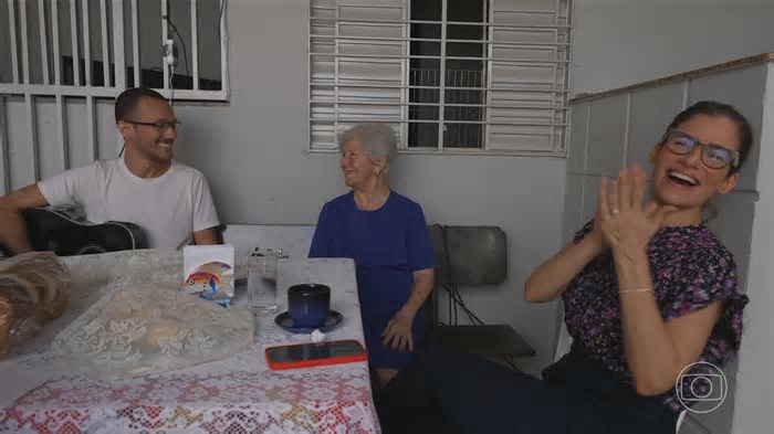 Globo 60 anos: Renata Vasconcellos vai à casa de uma família em Goiânia, em Goiás