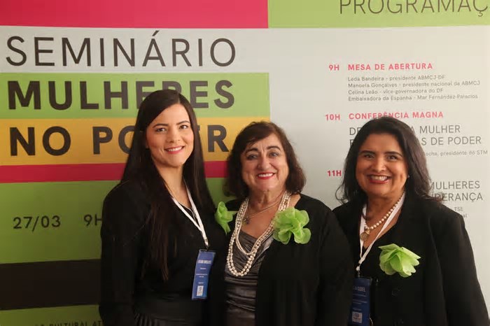 Lideranças femininas se reúnem e recebem Prêmio Herilda Balduíno