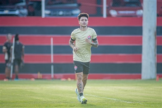 Meia do Vitória, Matheusinho fala sobre desgaste e apoio da torcida