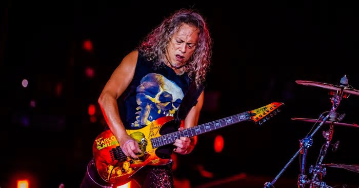 O riff de guitarra que mudou o heavy metal, segundo Kirk Hammett