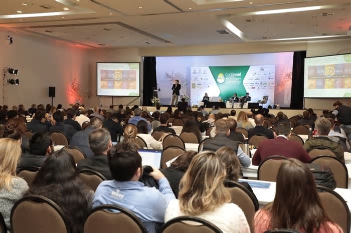 Conbrasul Ovos 2025 debate em Gramado, RS, perspectivas para economia, grãos e a indústria e produção de ovos