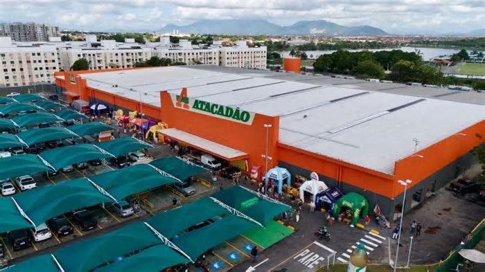 Maiores redes de supermercados do Brasil em 2025 somam mais de 60 lojas no Ceará; confira ranking