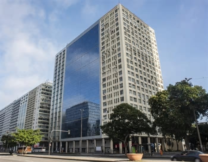 Sem novos prédios, Rio reduz espaço vazio nos escritórios — a hora do Centro chegou?